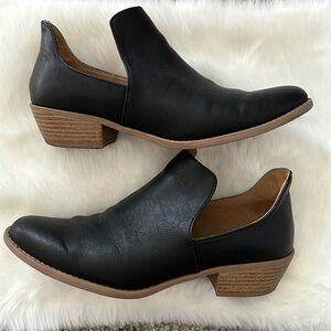 Black slip on bootie made by Qupid. Size 8